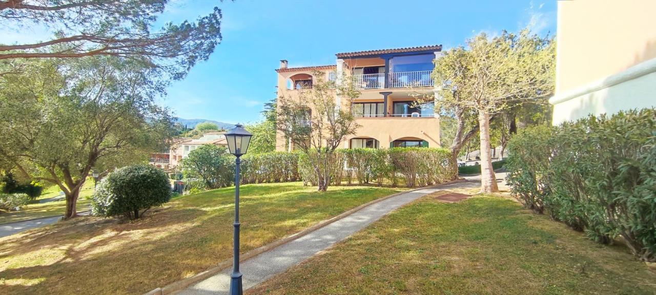 Chez Adriana Studio Vue Mer Avec Piscine Grimaud Εξωτερικό φωτογραφία